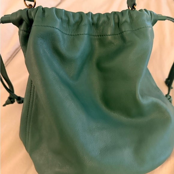 Madewell NWT  The Piazza Bucket Bag  Purse Crossbody - GREEN LEATHER - Picture 3 of 5